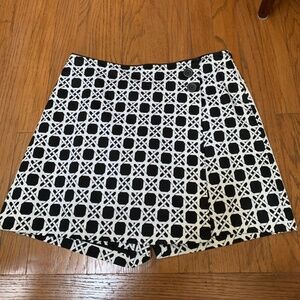 White House Black Market - Women’s Skort - Size 6
